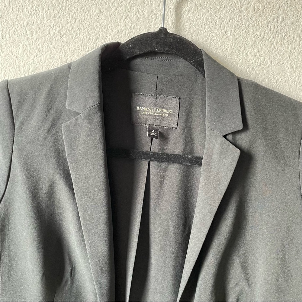 Banana Republic size 2 Black Blazer lightweight - Picture 3 of 7
